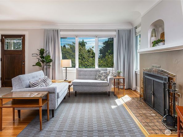 8233 16th Avenue NE, Seattle WA 98115