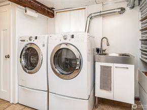 8233 16th Avenue NE, Seattle WA 98115