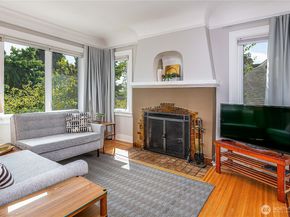 8233 16th Avenue NE, Seattle WA 98115