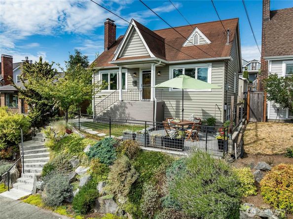 8233 16th Avenue NE, Seattle WA 98115