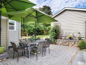 8233 16th Avenue NE, Seattle WA 98115