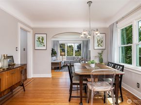8233 16th Avenue NE, Seattle WA 98115