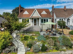 8233 16th Avenue NE, Seattle WA 98115