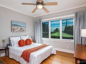 8233 16th Avenue NE, Seattle WA 98115