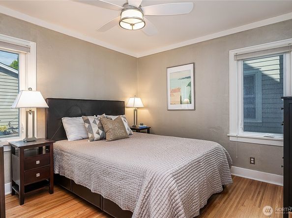 8233 16th Avenue NE, Seattle WA 98115