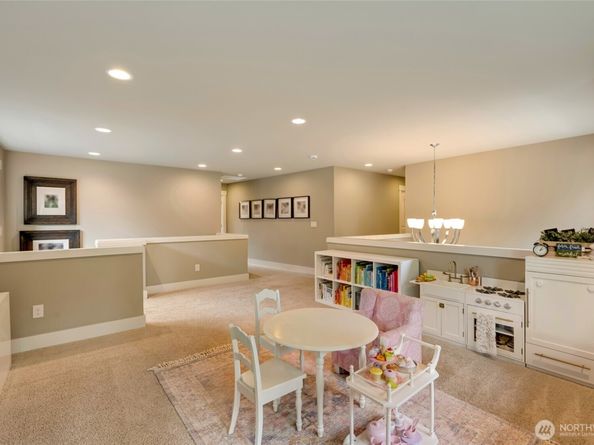 619 Graham Avenue NE, Renton WA 98059