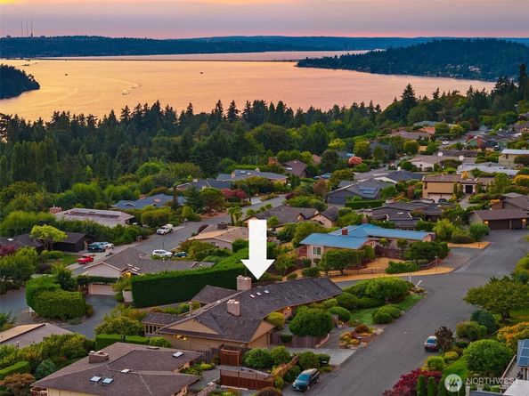 6805 83rd Avenue SE, Mercer Island WA 98040