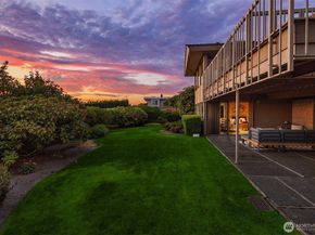 6805 83rd Avenue SE, Mercer Island WA 98040