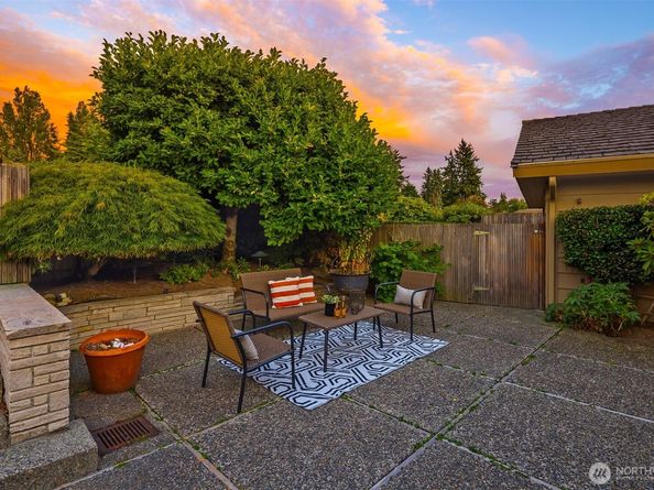 6805 83rd Avenue SE, Mercer Island WA 98040