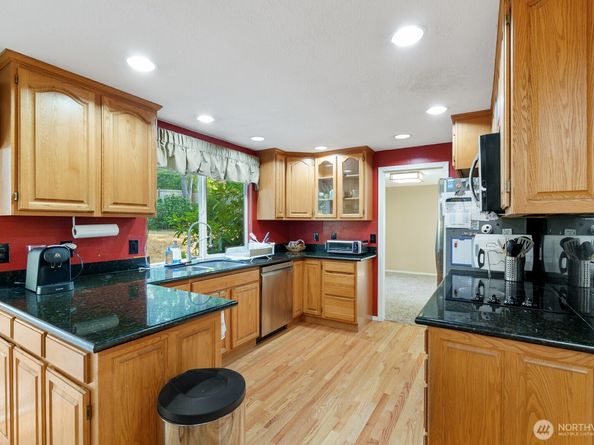 32738 6th Avenue SW, Federal Way WA 98023