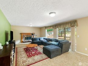 32738 6th Avenue SW, Federal Way WA 98023
