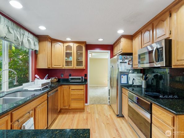 32738 6th Avenue SW, Federal Way WA 98023