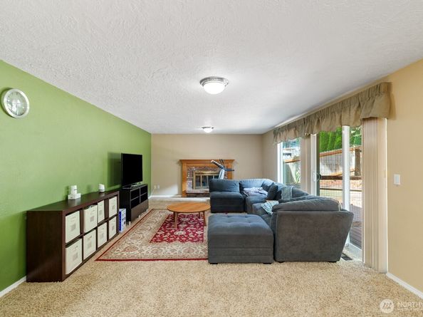 32738 6th Avenue SW, Federal Way WA 98023