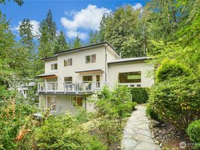 15912 252nd Avenue SE, Issaquah WA 98027