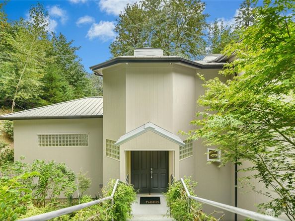15912 252nd Avenue SE, Issaquah WA 98027