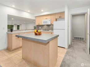 15912 252nd Avenue SE, Issaquah WA 98027