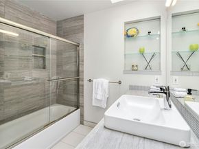 15912 252nd Avenue SE, Issaquah WA 98027