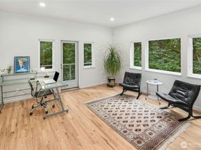 15912 252nd Avenue SE, Issaquah WA 98027