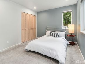 15912 252nd Avenue SE, Issaquah WA 98027