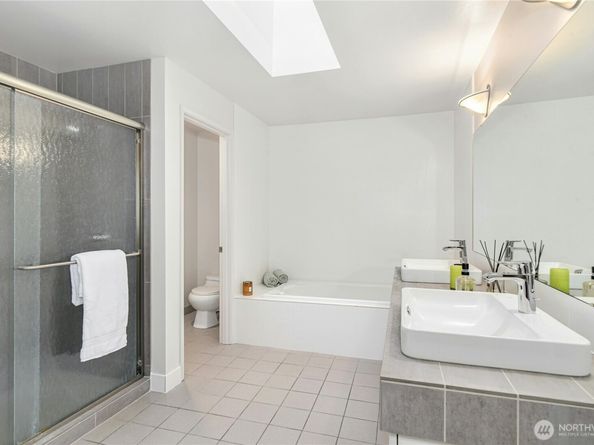 15912 252nd Avenue SE, Issaquah WA 98027