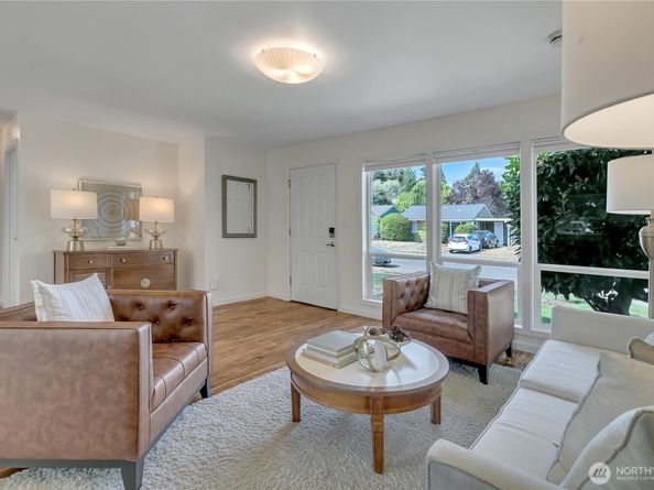 9304 32nd Avenue SW, Seattle WA 98126