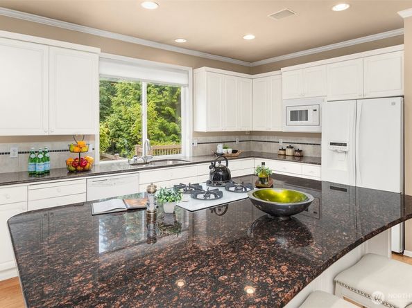 8425 213th Place NE, Redmond WA 98053