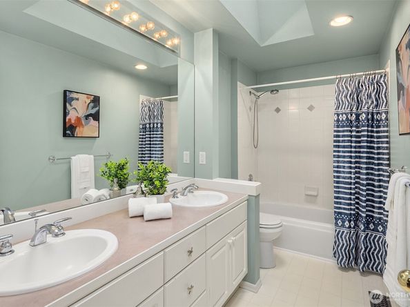 8425 213th Place NE, Redmond WA 98053