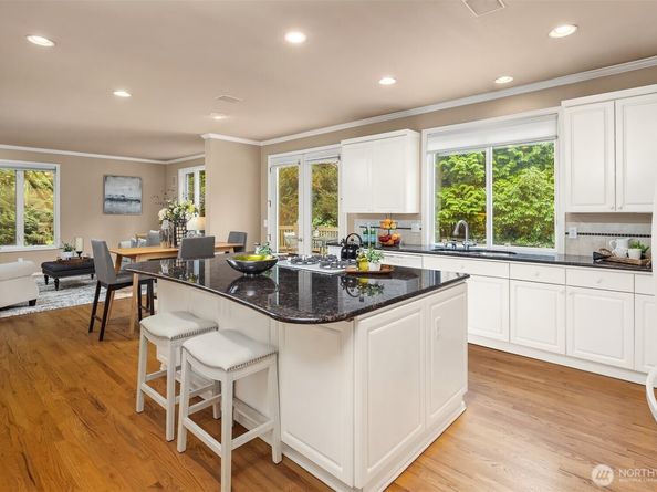 8425 213th Place NE, Redmond WA 98053