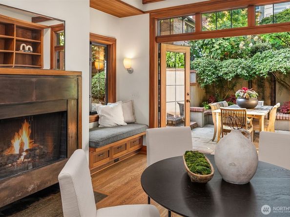 324 W Kinnear Place, Seattle WA 98119