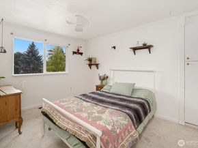 9008 NE 138 Place, Kirkland WA 98034