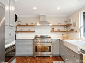 9008 NE 138 Place, Kirkland WA 98034