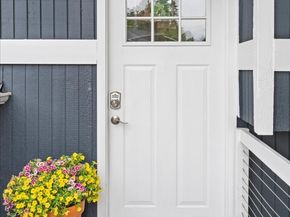 9008 NE 138 Place, Kirkland WA 98034