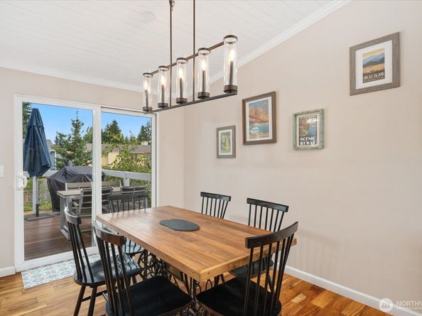 9008 NE 138 Place, Kirkland WA 98034