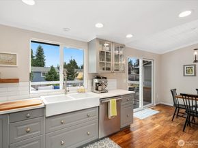 9008 NE 138 Place, Kirkland WA 98034