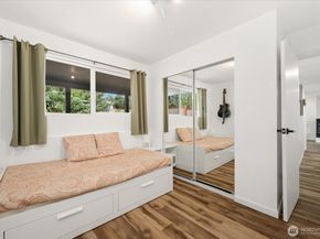 9008 NE 138 Place, Kirkland WA 98034