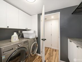 9008 NE 138 Place, Kirkland WA 98034