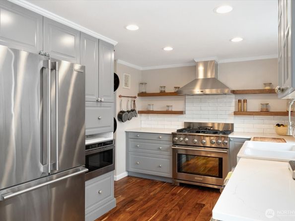 9008 NE 138 Place, Kirkland WA 98034