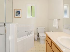 12741 37th Avenue NE, Seattle WA 98125