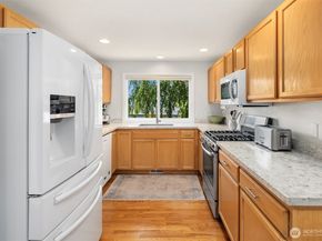 12741 37th Avenue NE, Seattle WA 98125