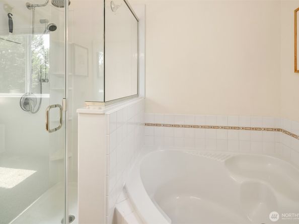 12741 37th Avenue NE, Seattle WA 98125