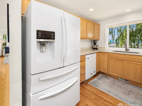 12741 37th Avenue NE, Seattle WA 98125