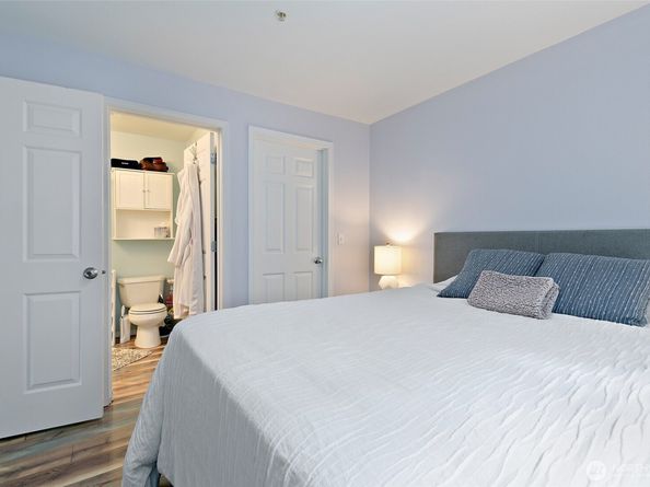 4026 Stone Way N 403, Seattle WA 98103