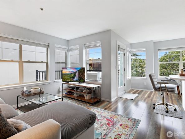 4026 Stone Way N 403, Seattle WA 98103