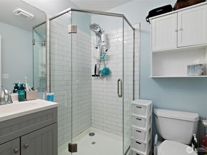 4026 Stone Way N 403, Seattle WA 98103
