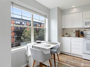 4026 Stone Way N 403, Seattle WA 98103
