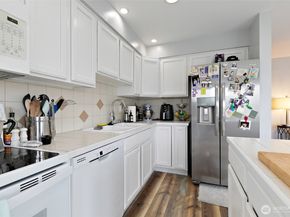4026 Stone Way N 403, Seattle WA 98103