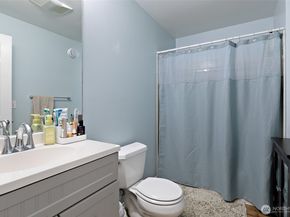 4026 Stone Way N 403, Seattle WA 98103