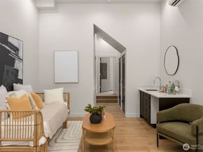 1104 B 34th Avenue, Seattle WA 98122