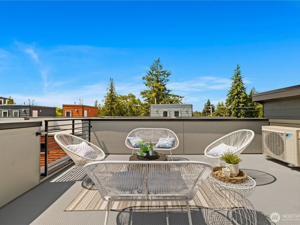 1911 A N 120th Street, Seattle WA 98133