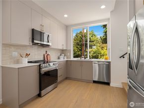 1911 A N 120th Street, Seattle WA 98133